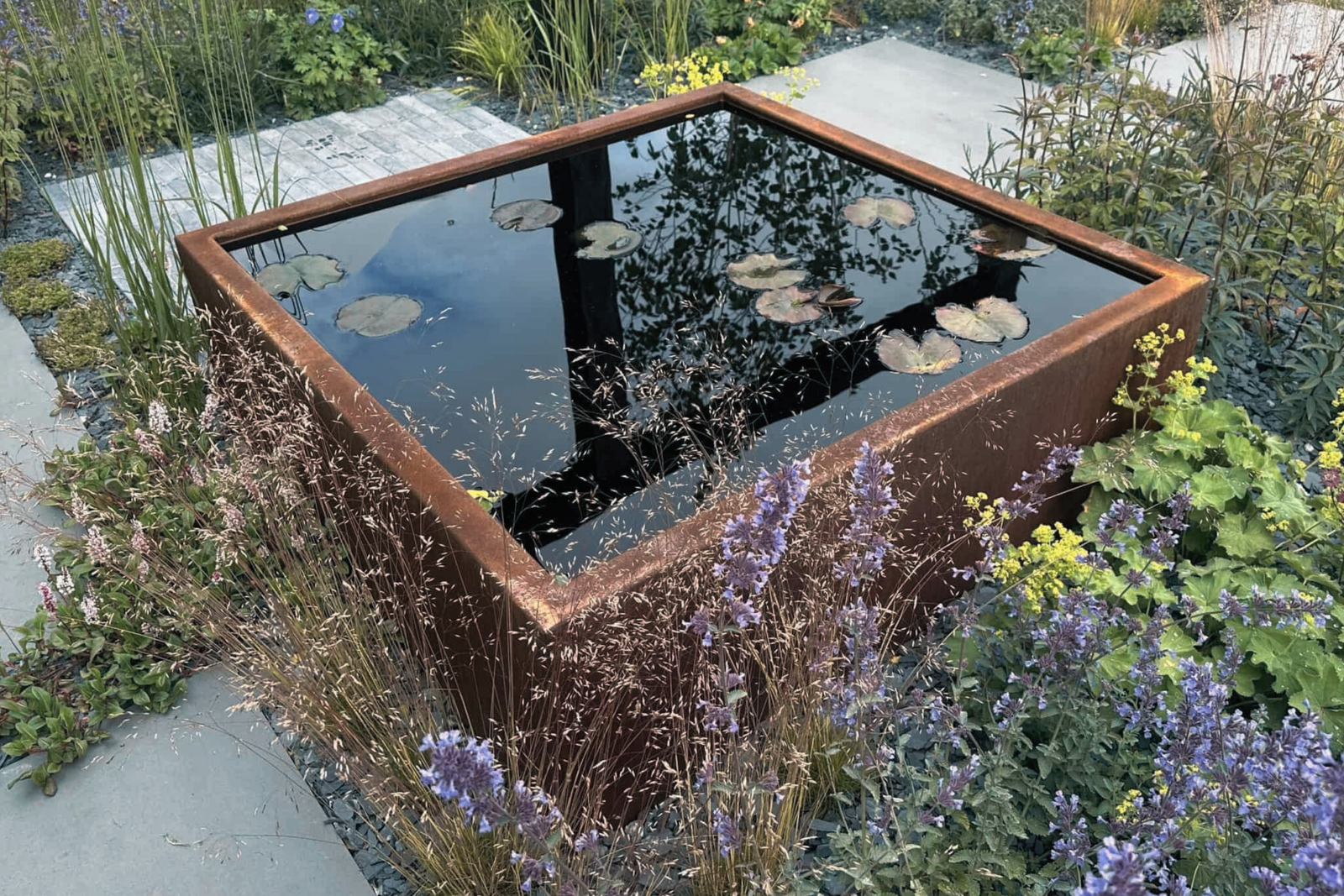 Water pond square